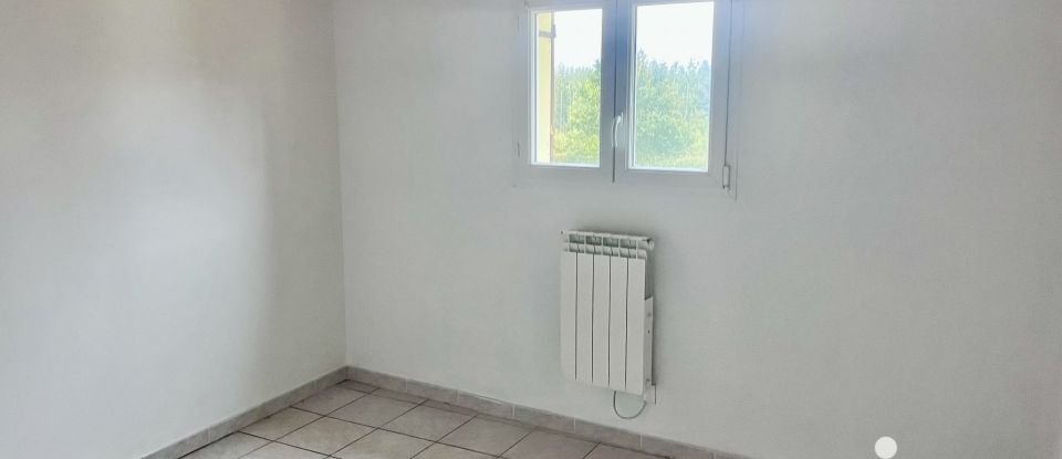 Longère 7 pièces de 113 m² à Saint-Caradec (22600)