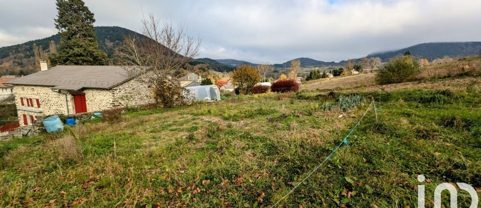 Maison de campagne 4 pièces de 102 m² à Saint-Hostien (43260)