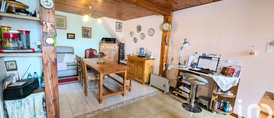 Maison de campagne 4 pièces de 102 m² à Saint-Hostien (43260)