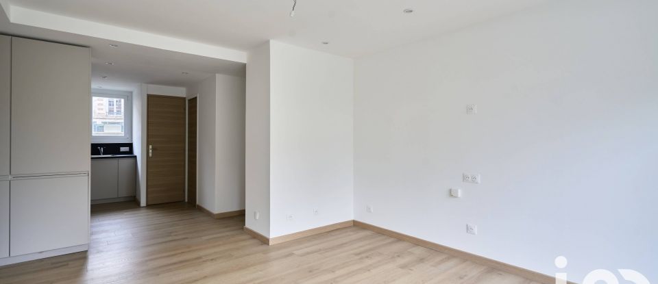 Appartement 3 pièces de 49 m² à Lille (59800)