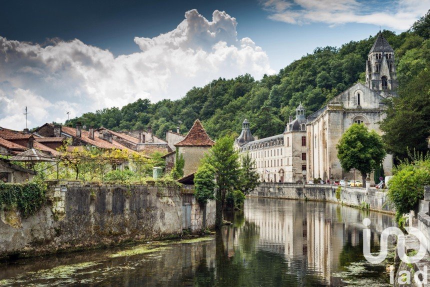 Land of 2,406 m² in BRANTÔME (24310)