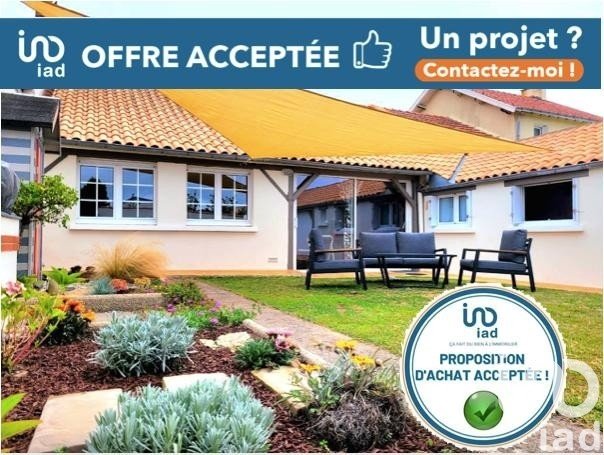 House 8 rooms of 122 m² in Les Moutiers-en-Retz (44760)