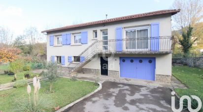 Maison 9 pièces de 170 m² à Saint-Georges-de-Luzençon (12100)