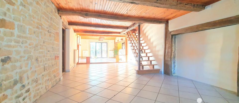 Maison 6 pièces de 240 m² à Gevigney-et-Mercey (70500)