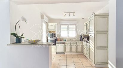 Traditional house 6 rooms of 141 m² in Castelnau-de-Médoc (33480)