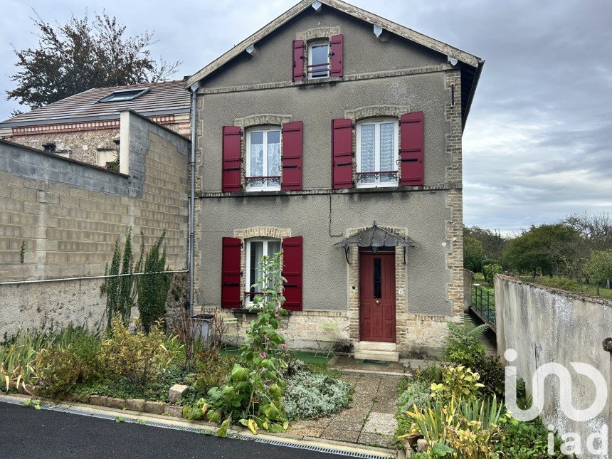 Maison traditionnelle 5 pièces de 125 m² à Châlons-en-Champagne (51000)