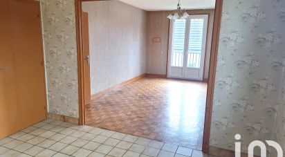 House 5 rooms of 132 m² in Sansac-de-Marmiesse (15130)