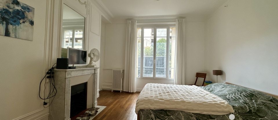 Apartment 3 rooms of 81 m² in Paris (75015)