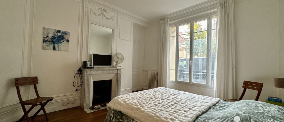 Apartment 3 rooms of 81 m² in Paris (75015)