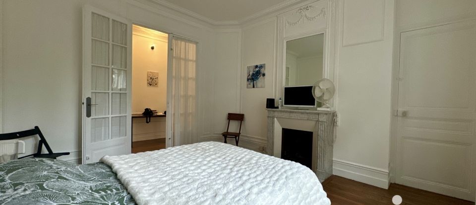 Apartment 3 rooms of 81 m² in Paris (75015)