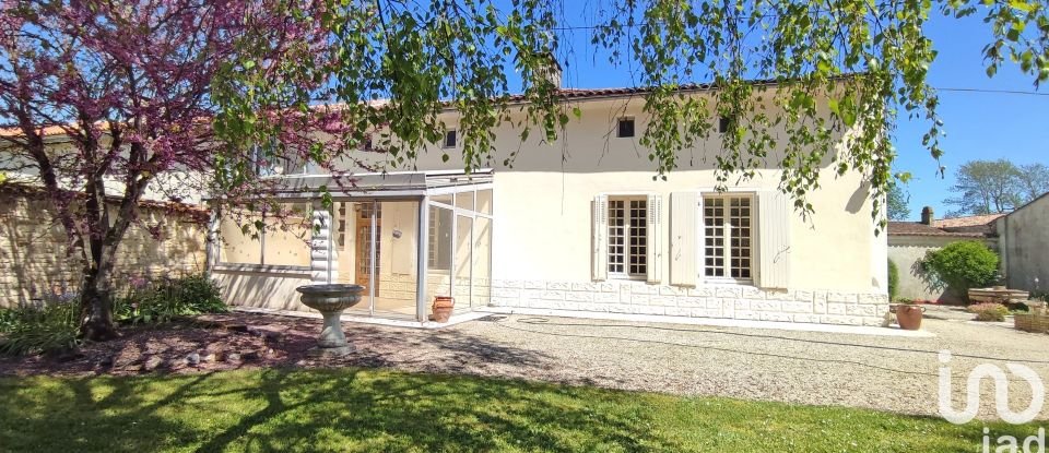 Maison de village 4 pièces de 127 m² à Sonnac (17160)