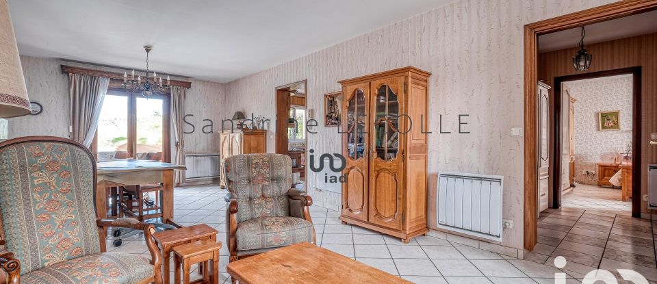 Traditional house 5 rooms of 150 m² in Couilly-Pont-aux-Dames (77860)