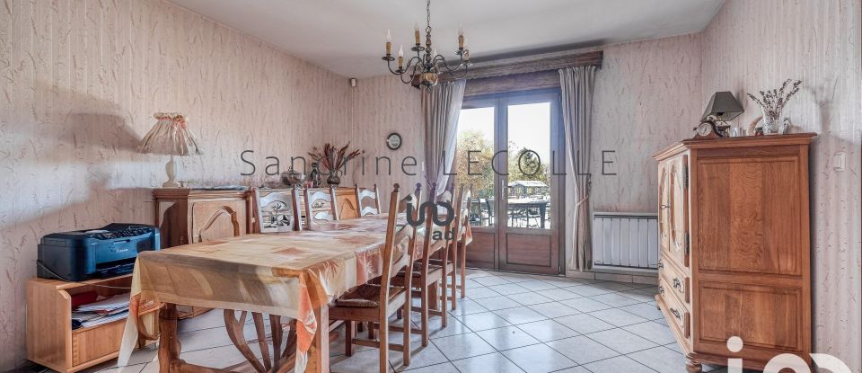 Traditional house 5 rooms of 150 m² in Couilly-Pont-aux-Dames (77860)