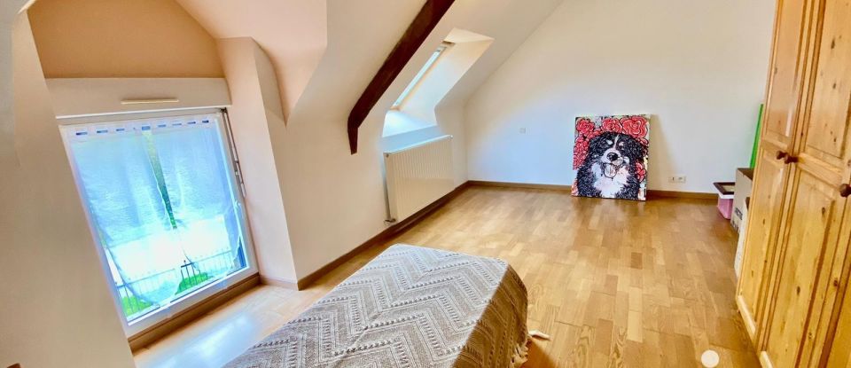 Longère 7 pièces de 164 m² à Laurenan (22230)