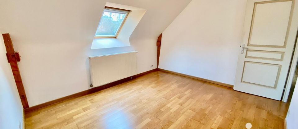 Longère 7 pièces de 164 m² à Laurenan (22230)