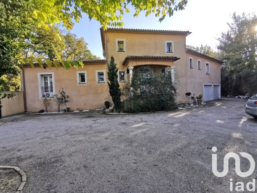 Maison d’architecte 8 pièces de 245 m² à Vedène (84270)