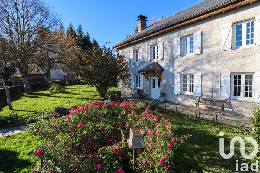 Traditional house 6 rooms of 165 m² in Saint-Bonnet-près-Bort (19200)