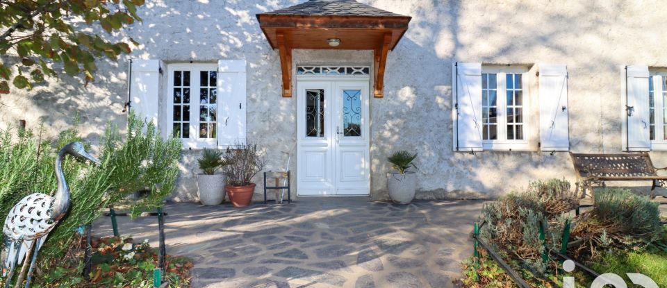 Traditional house 6 rooms of 165 m² in Saint-Bonnet-près-Bort (19200)