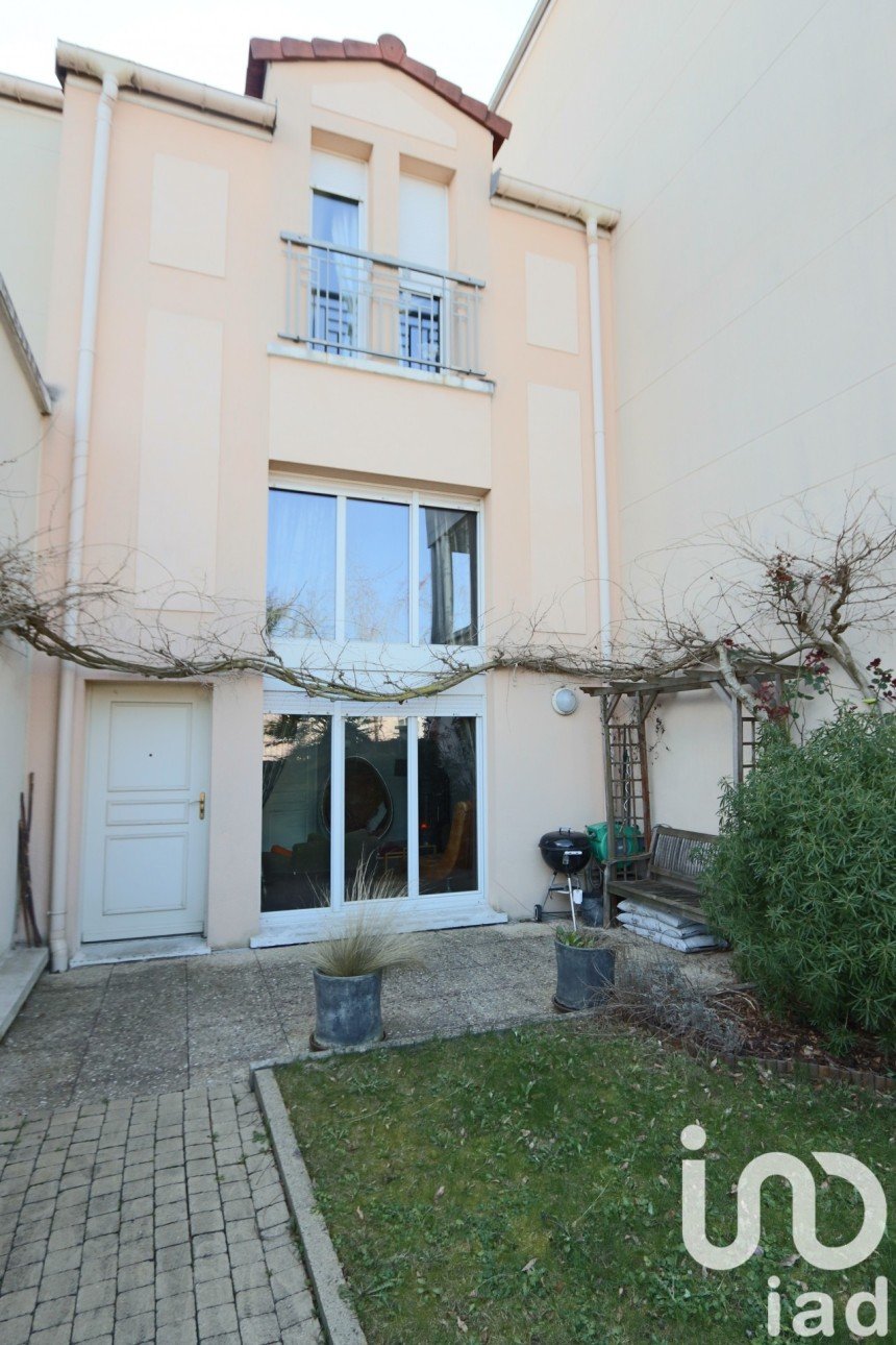 Triplex 5 pièces de 97 m² à Ézanville (95460)