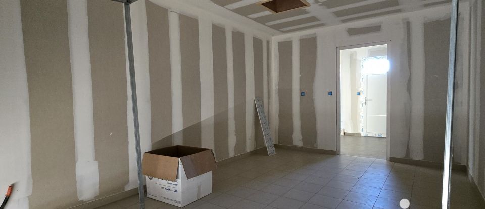 Pavillon 4 pièces de 95 m² à Saint-Sornin (16220)