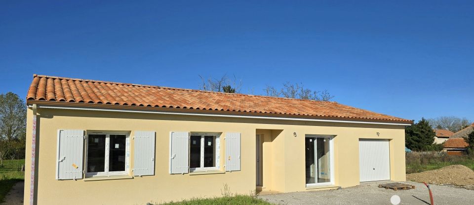 Pavillon 4 pièces de 95 m² à Saint-Sornin (16220)