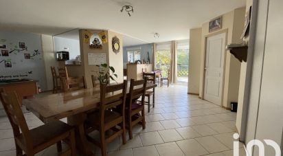 Maison 6 pièces de 205 m² à Asnières-la-Giraud (17400)