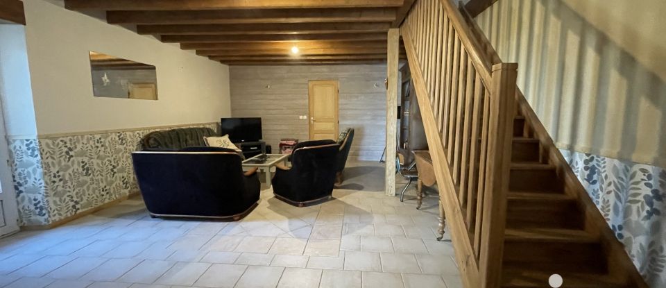 Maison 6 pièces de 205 m² à Asnières-la-Giraud (17400)