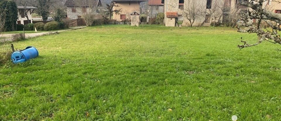 Land of 916 m² in Yenne (73170)