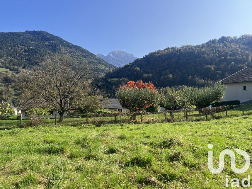 Land of 1,365 m² in Allevard (38580)