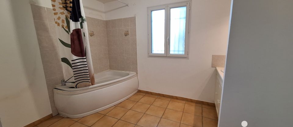 Maison 5 pièces de 121 m² à Lamothe-Montravel (24230)