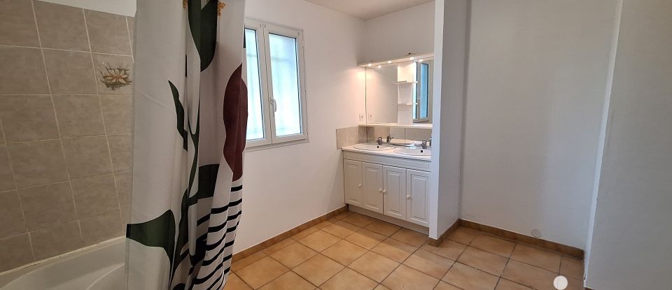 Maison 5 pièces de 121 m² à Lamothe-Montravel (24230)