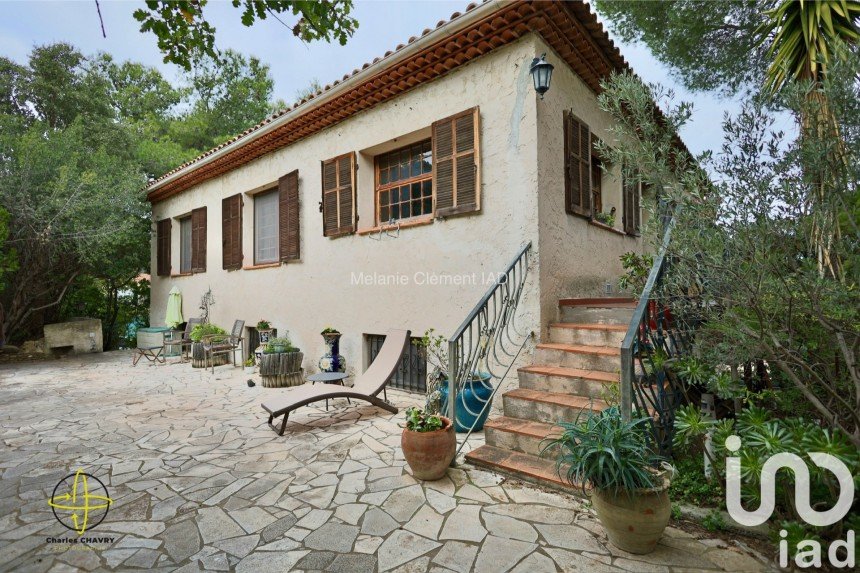 Traditional house 5 rooms of 96 m² in La Seyne-sur-Mer (83500)