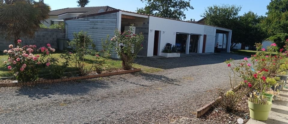 House 4 rooms of 80 m² in Villecomtal-sur-Arros (32730)