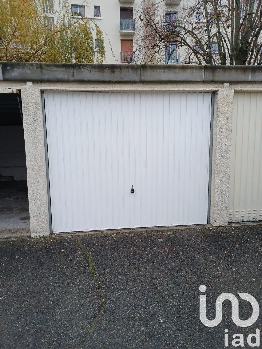 Parking of 13 m² in Rueil-Malmaison (92500)