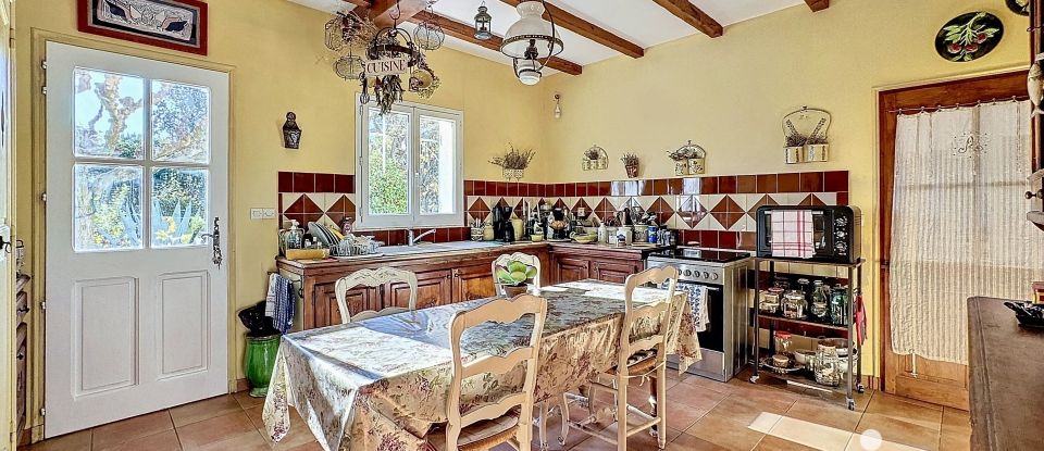 Traditional house 6 rooms of 140 m² in Barbentane (13570)