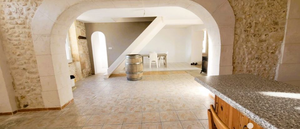 House 4 rooms of 138 m² in Saint-Georges-des-Agoûts (17150)