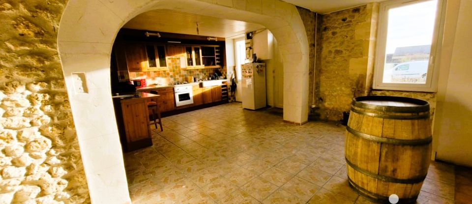 House 4 rooms of 138 m² in Saint-Georges-des-Agoûts (17150)