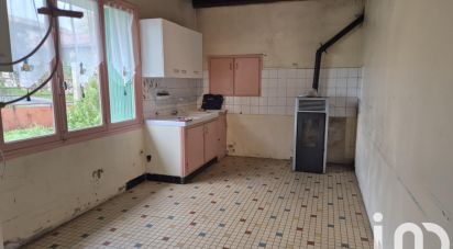 Maison de campagne 3 pièces de 92 m² à Mairé-Levescault (79190)