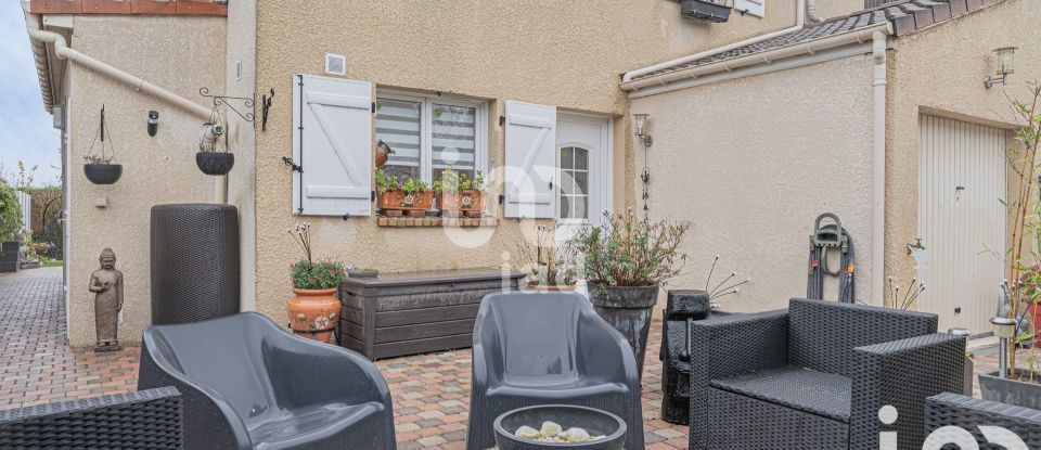 House 5 rooms of 95 m² in Vémars (95470)