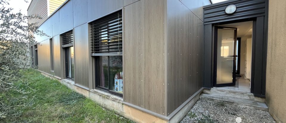 Maison 8 pièces de 404 m² à Peyruis (04310)