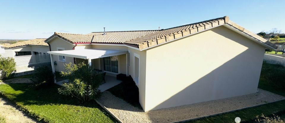 Maison 5 pièces de 90 m² à Val des Vignes (16250)