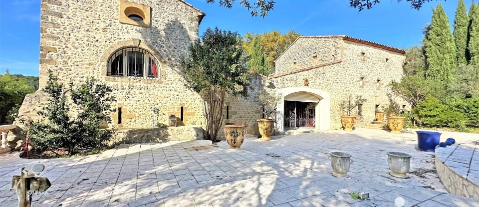 Mas 13 pièces de 326 m² à Uzès (30700)