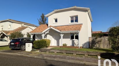 Traditional house 4 rooms of 93 m² in Le Teich (33470)