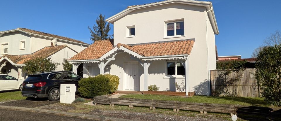 Traditional house 4 rooms of 93 m² in Le Teich (33470)