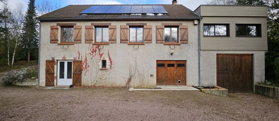 Maison traditionnelle 7 pièces de 174 m² à Saint-Georges-sur-Moulon (18110)