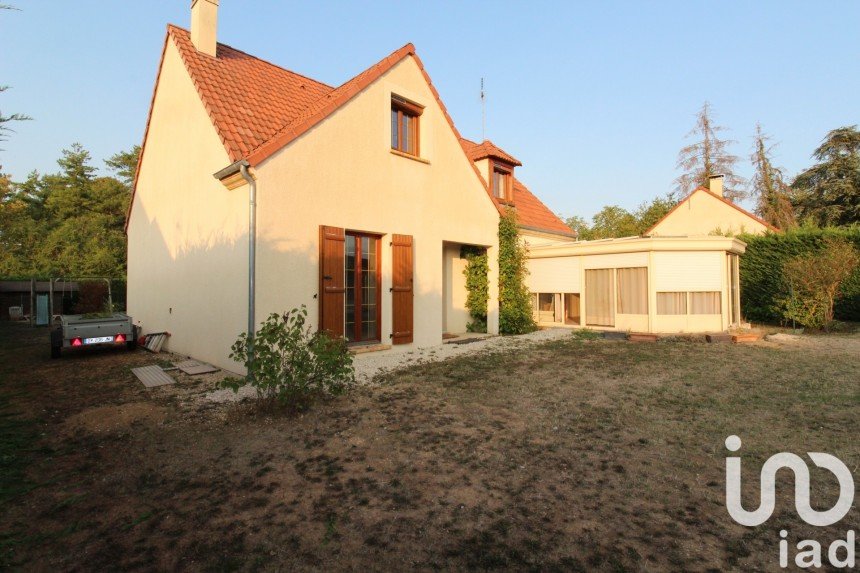 Maison traditionnelle 7 pièces de 160 m² à Souppes-sur-Loing (77460)