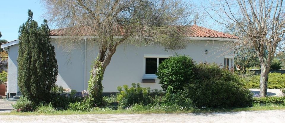 House 4 rooms of 170 m² in Saint-Vivien-de-Médoc (33590)