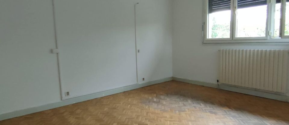 Maison 5 pièces de 130 m² à Domérat (03410)