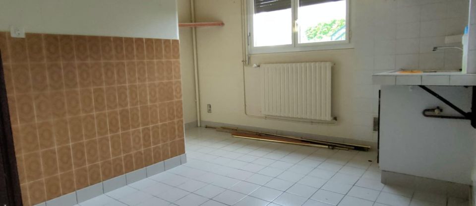 Maison 5 pièces de 130 m² à Domérat (03410)