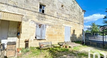 Traditional house 6 rooms of 180 m² in Saint-Médard-de-Guizières (33230)